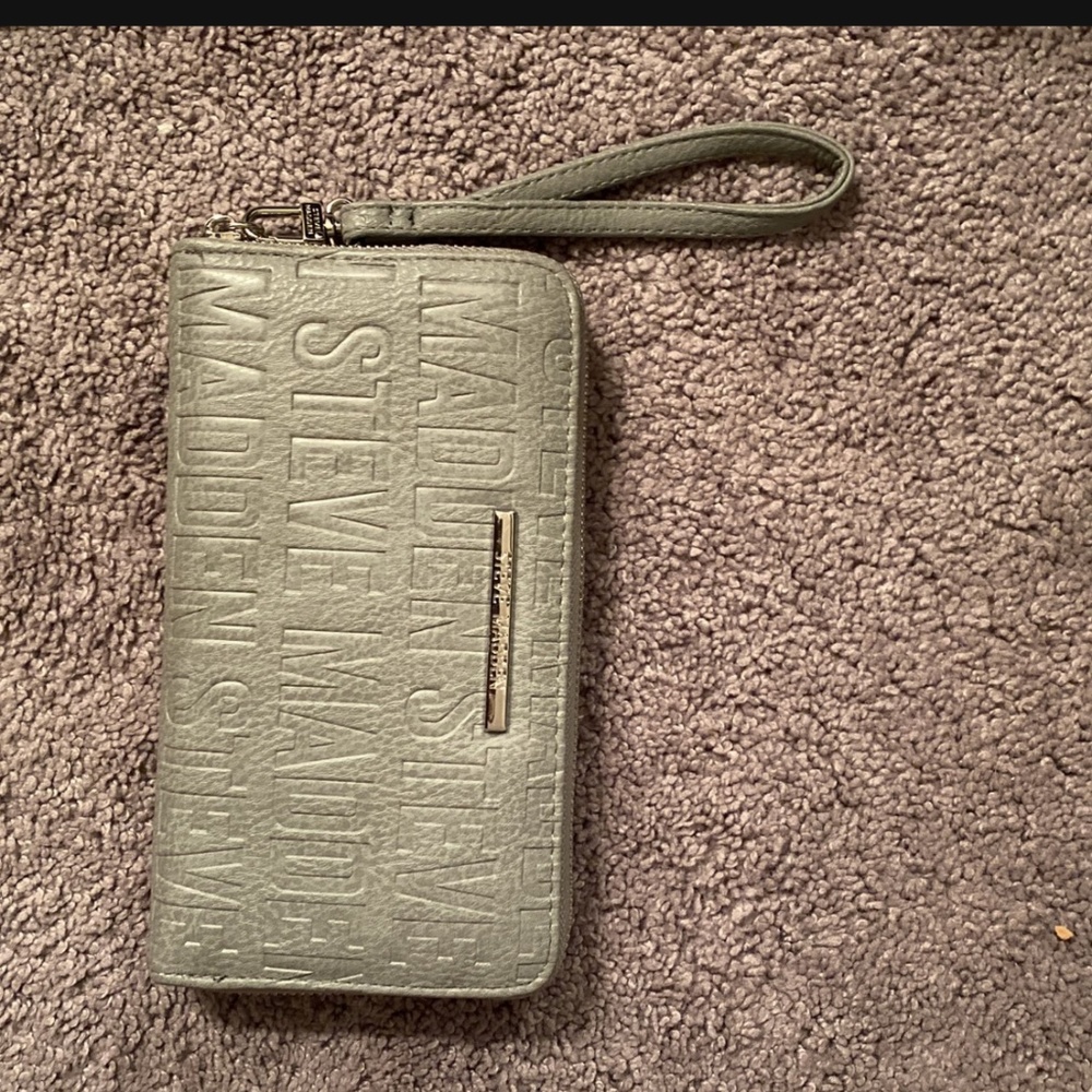 Steve Madden Wristlet